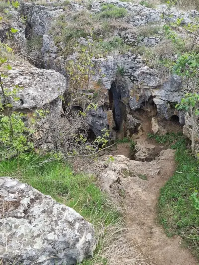 Скална арка при село Ъглен