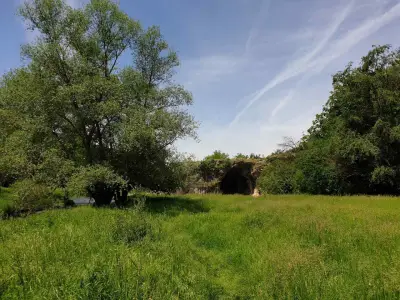 Скална арка при село Ъглен