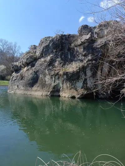 Скална арка при село Ъглен