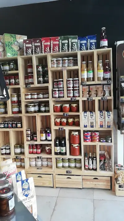 Месарница "От Хубавото", кв. Младост. Магазин за месо и млечни продукти.