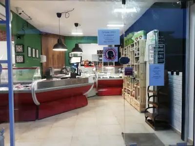 Месарница "От Хубавото", кв. Младост. Магазин за месо и млечни продукти.