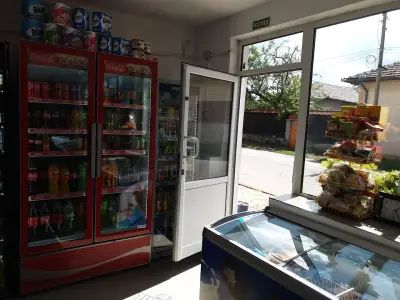 Хранителен магазин , кафе , закуски , пиле на грил , топла скара