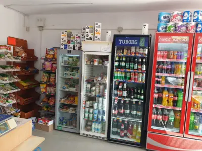 Хранителен магазин , кафе , закуски , пиле на грил , топла скара