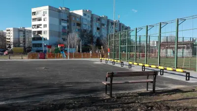 Локална градина с детска и спортна площадка в „Левски В”