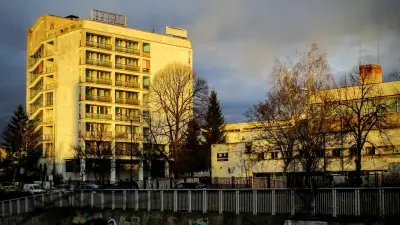 Спортнооздравителен комплекс „Славия“