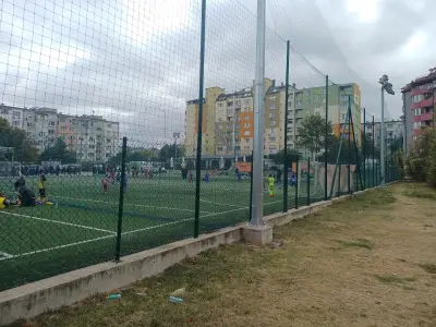 Мини футболен комплекс "Надежда"