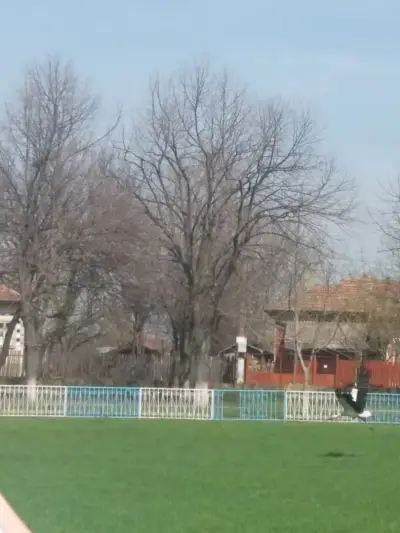 Стадион „Искра“