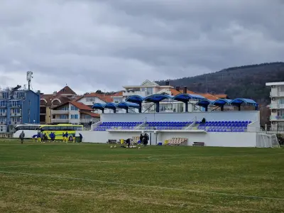 Стадион "Обзор"