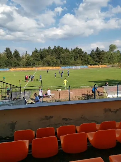 Стадион Искър