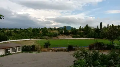 Стадион Бобов дол