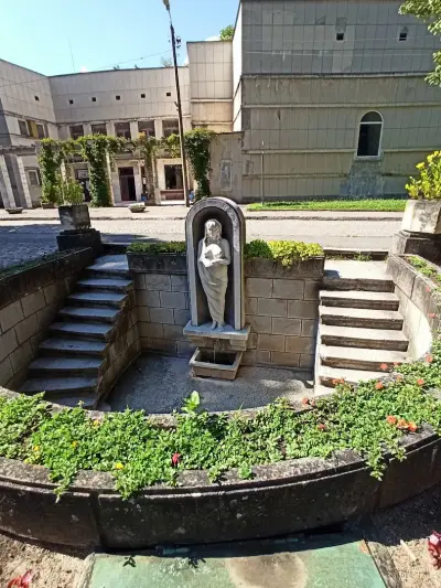 Mineral Baths Publuc