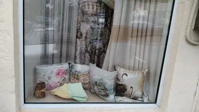 Магазин "Поли Декор" .Интериорен текстил , пердета , покривки , спално бельо, дамаски , кувертюри . .