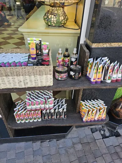 Mariana Cosmetics Souvenir Shop