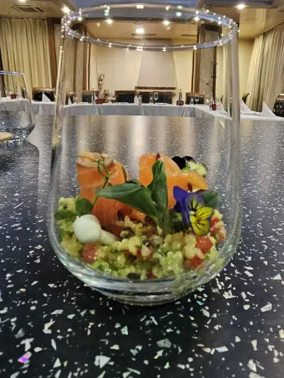 Ресторант "THE TABLE"