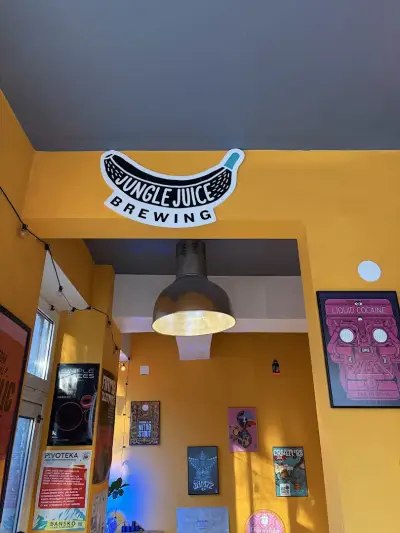 Pivoteka Craft Beer shop