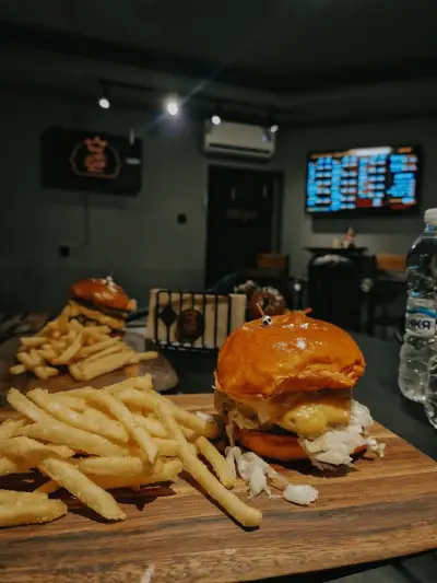 28 GRILL- BURGER BAR