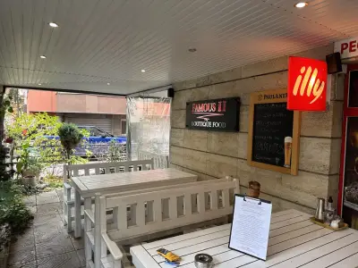 Famous 2 Bar & Dinner