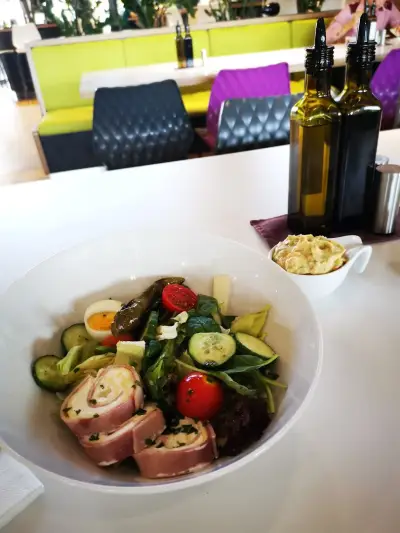 PURE Grand Bistro Megapark