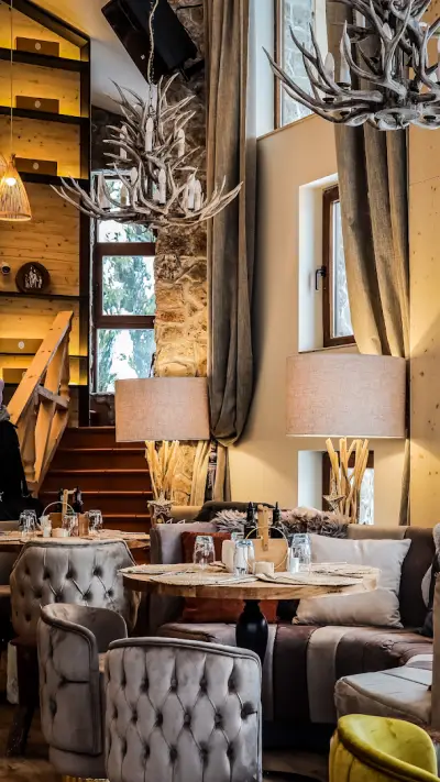 Glamour Chalet Restaurant