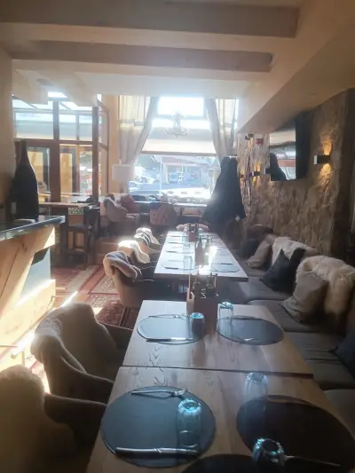 Glamour Chalet Restaurant