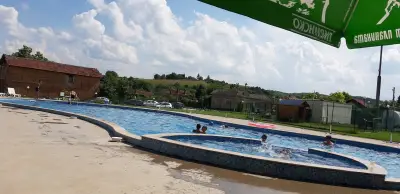 Басейн Нира