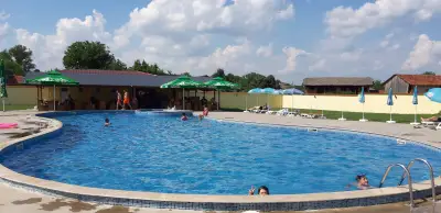 Басейн Нира