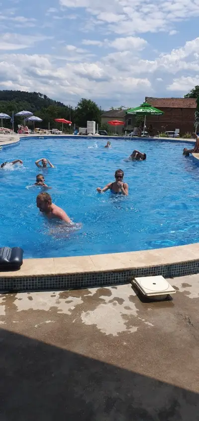 Басейн Нира