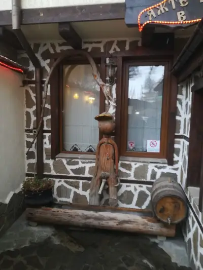 Костовският Хан