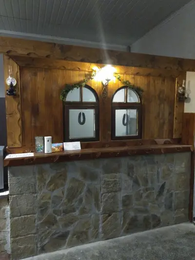 Кръчма Емона "Saloon"