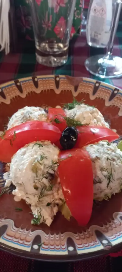 Братската къща