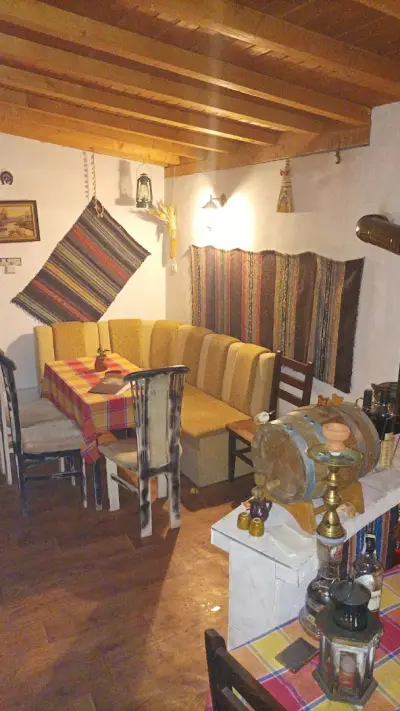 Механа край реката / Разпивница до реката