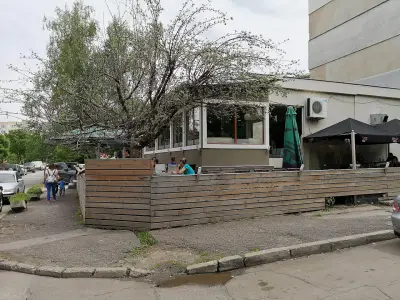 Табуле бар енд грил