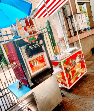 Emi's Burger & Duner