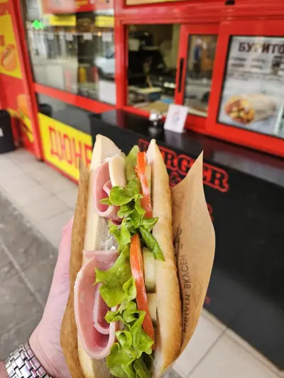 Emi's Burger & Duner