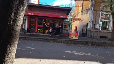 Emi's Burger & Duner