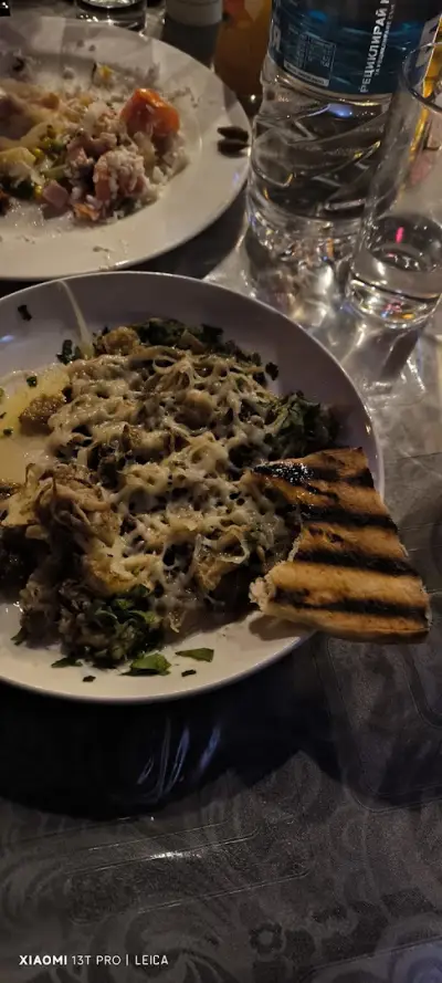 Niko's bar & dinner