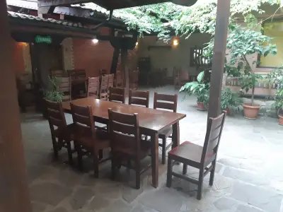 Ресторант Приятели