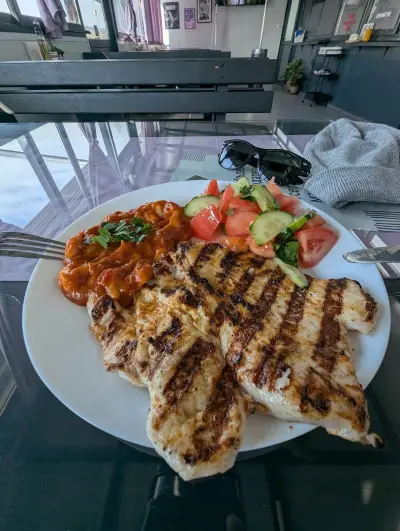 Ресторант Кантона / Kantona Restaurant & Shop