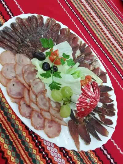 Макси при Нечо