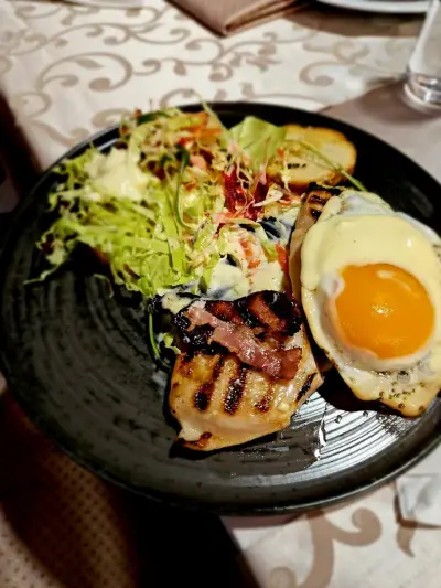 Uva Nestum Enoteca Restaurant