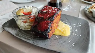 Uva Nestum Enoteca Restaurant