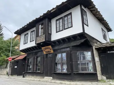 Ресторант-пицария „Старата къща“