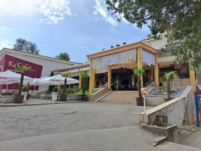 Ro'CoCo Lounge & Restaurant