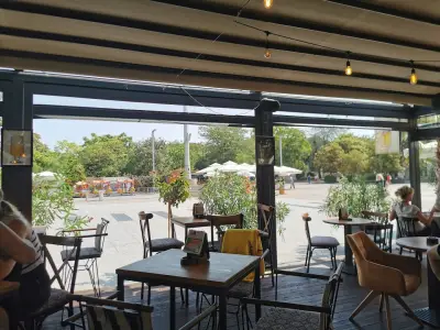 Thaka Food and Drinks