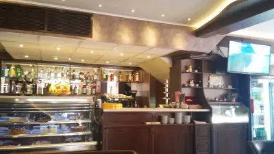 Ресторант "Камина", бърза закуска" Ям-Ям", Sham sweet coffee