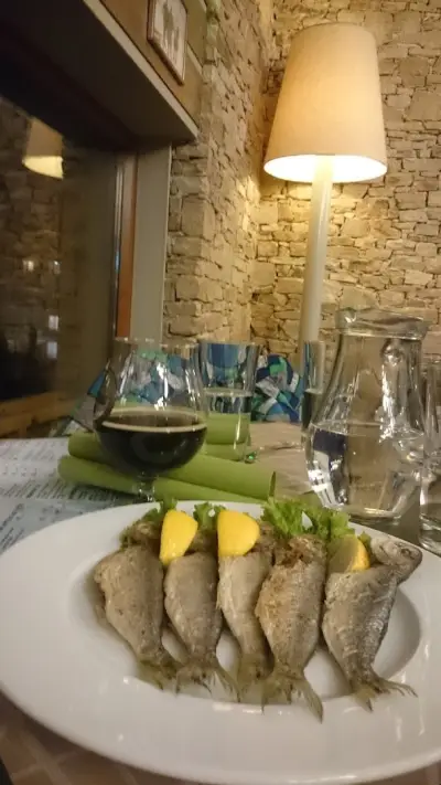 White Lavina Food &Wine