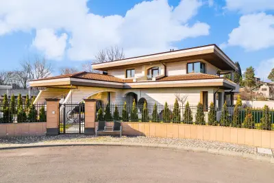 Lucky home estate