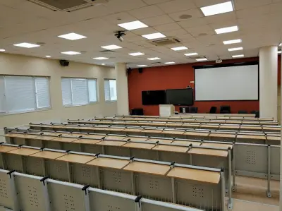 Факултет по фармация