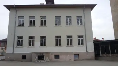 Начално Училище "Михаил Каролиди"