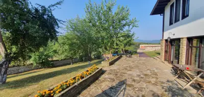 Бор и Шишарка